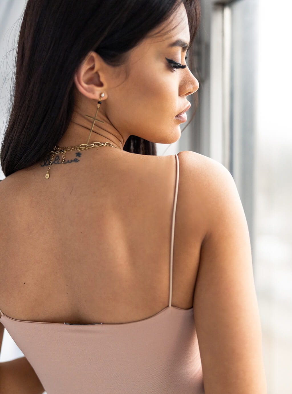 Imbi- krótki top z lycry na cienkich ramiączkach- beż 4