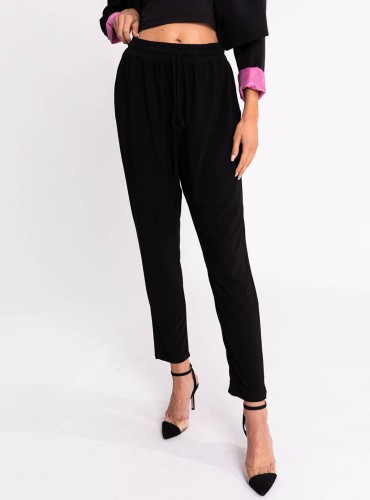 Setu- spodnie o luźnym kroju z gumką w pasie- czarne