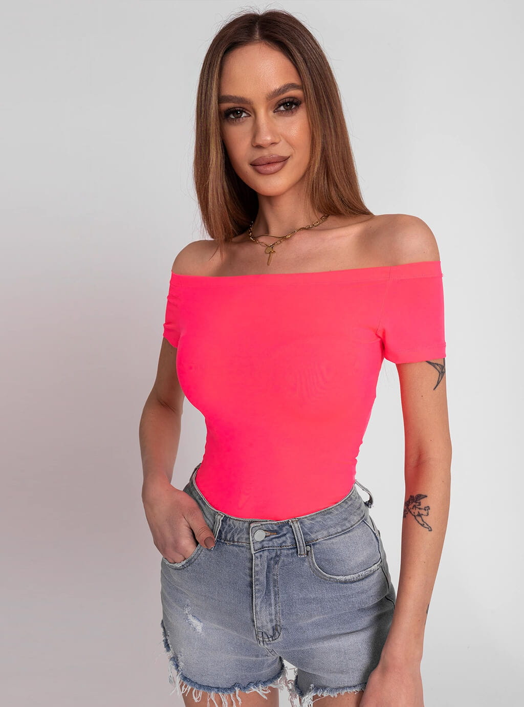 Leena- dopasowana bluzka z lycry z dekoltem typu hiszpanka- neon pink 4