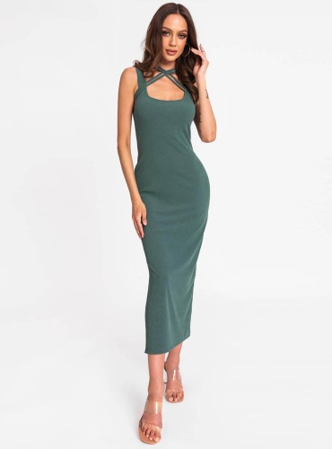 Lotta - długa sukienka z prążkowanej dzianiny z rozcięciem z boku i ozdobnym paskiem w zestawie- posiada możliwość wiązania na wiele sposobów- zielona