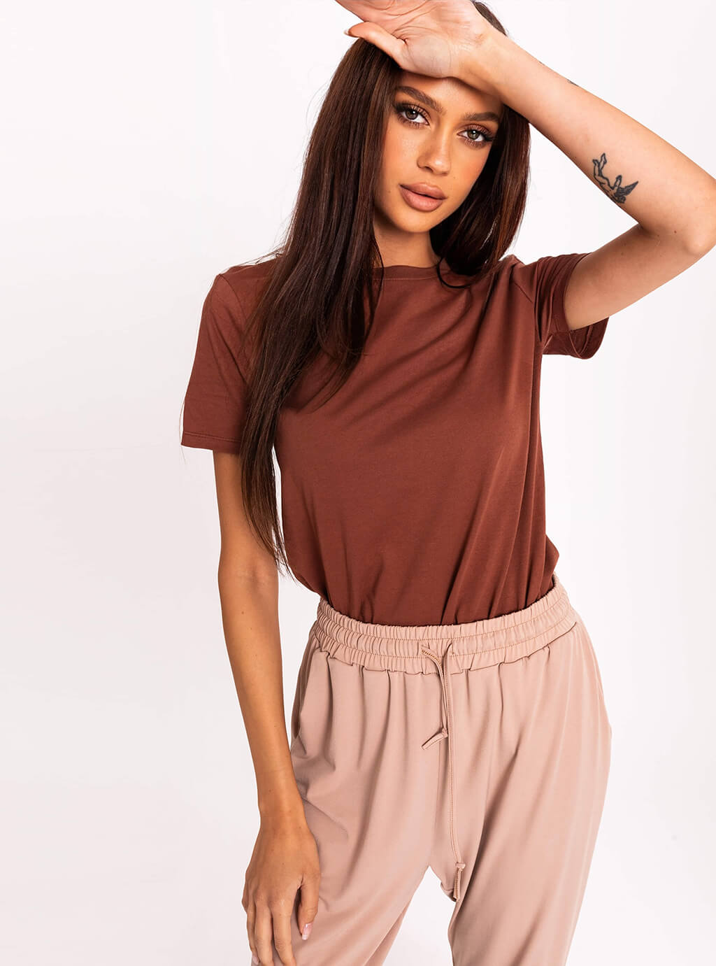 Nadia- klasyczny, bawełniany t-shirt - brąz 11