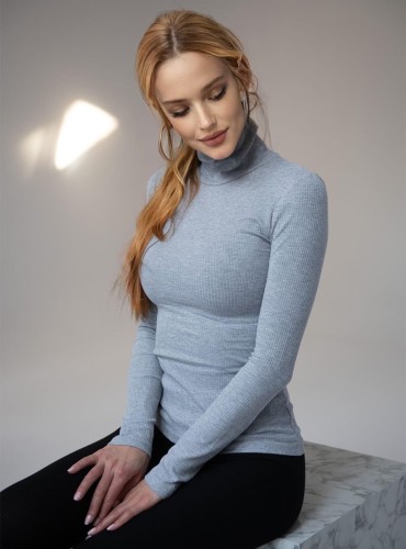 Dolly -  dopasowany golf z dzianiny prążkowej - szary