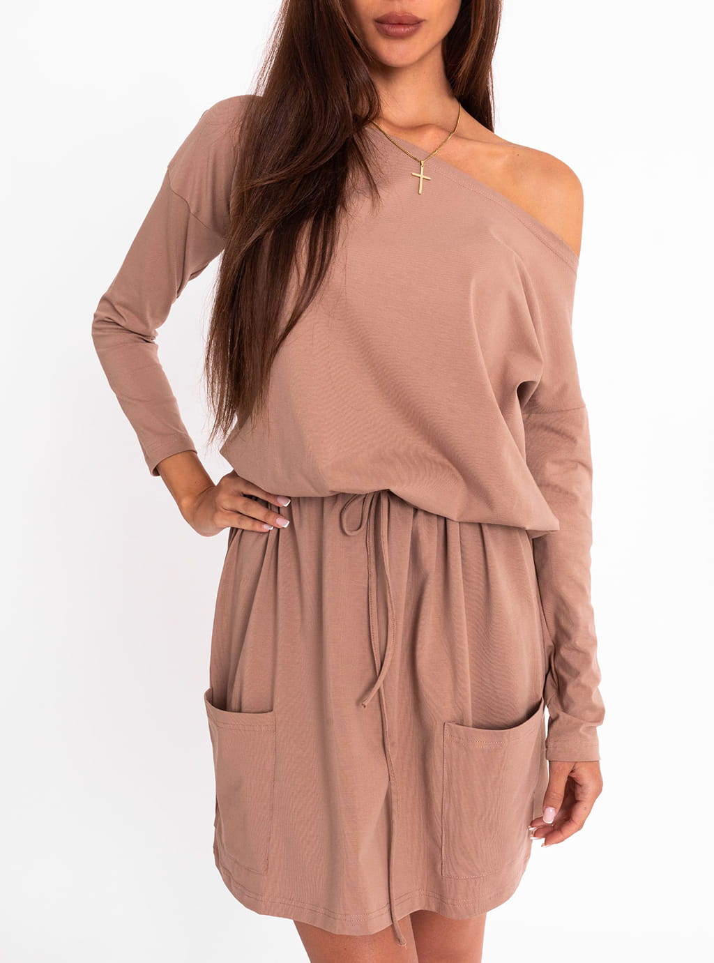 Megi - dresowa sukienka z długim rękawem, luźny oversize’owy krój  - camel 10