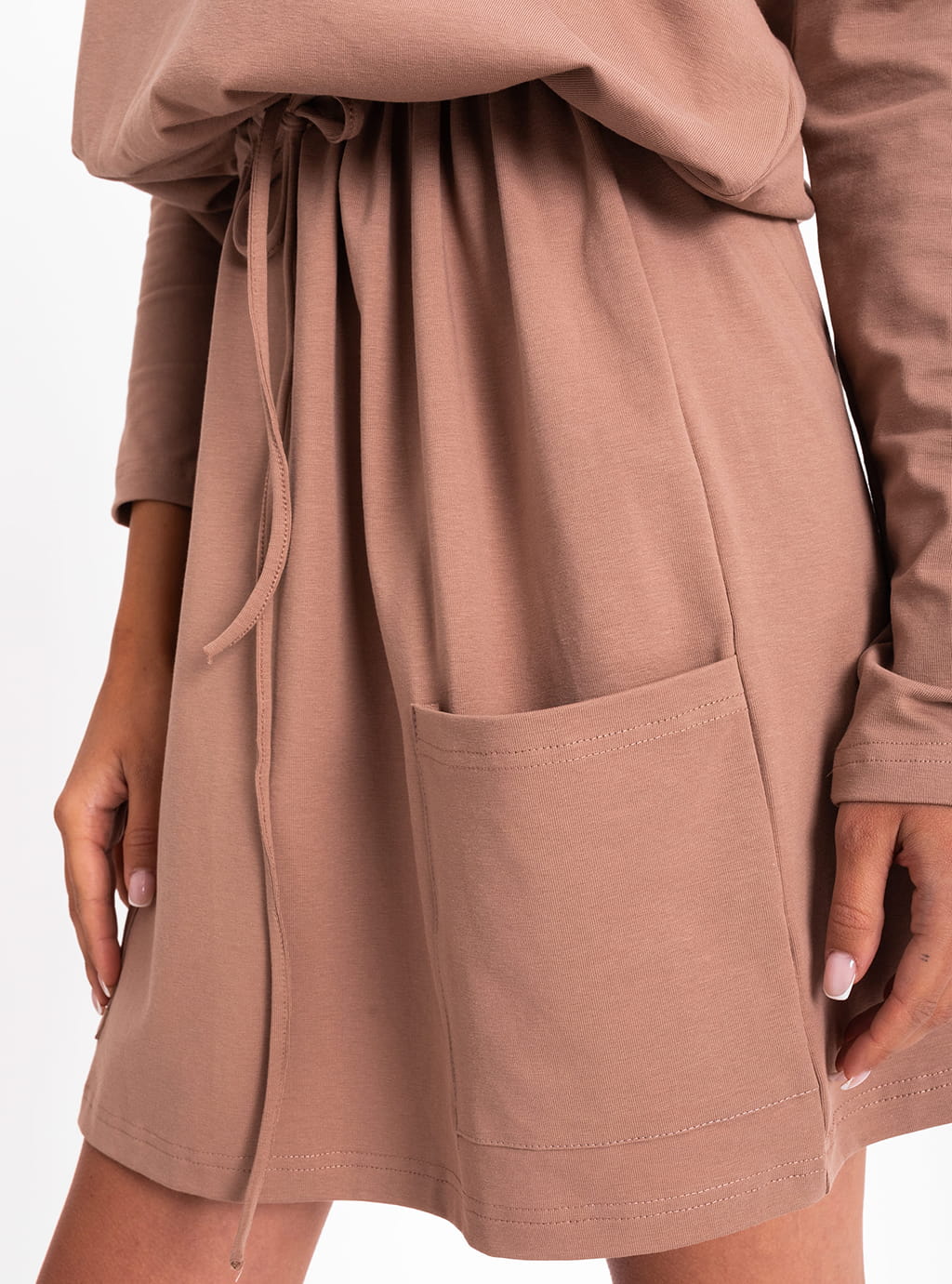 Megi - dresowa sukienka z długim rękawem, luźny oversize’owy krój  - camel 12