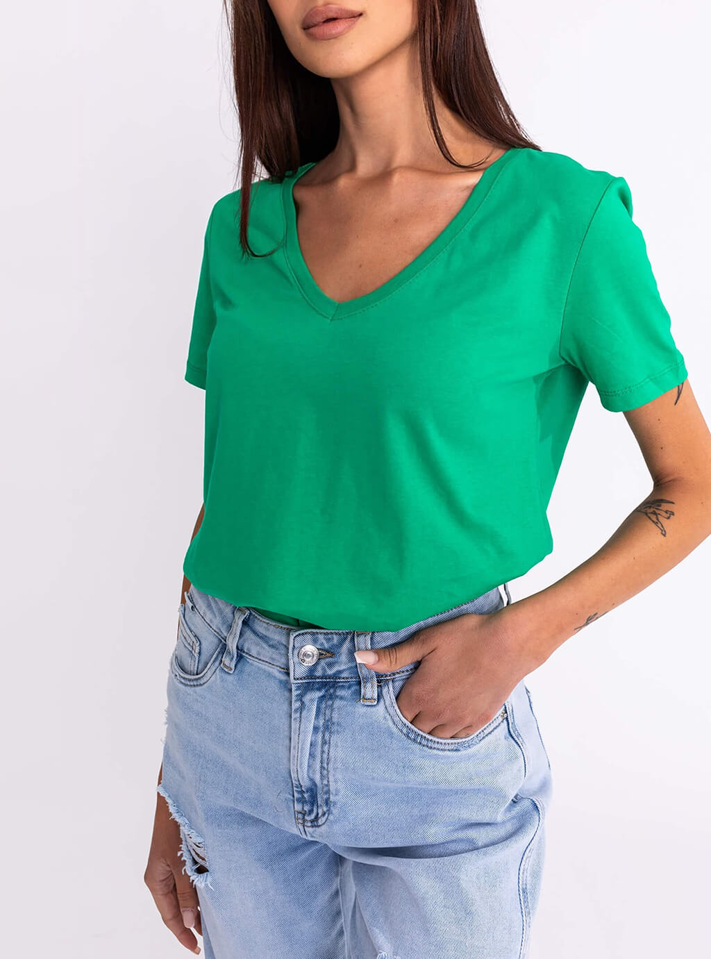 Lissie - klasyczny bawełniany t-shirt z dekoltem w literę V - zielony 11