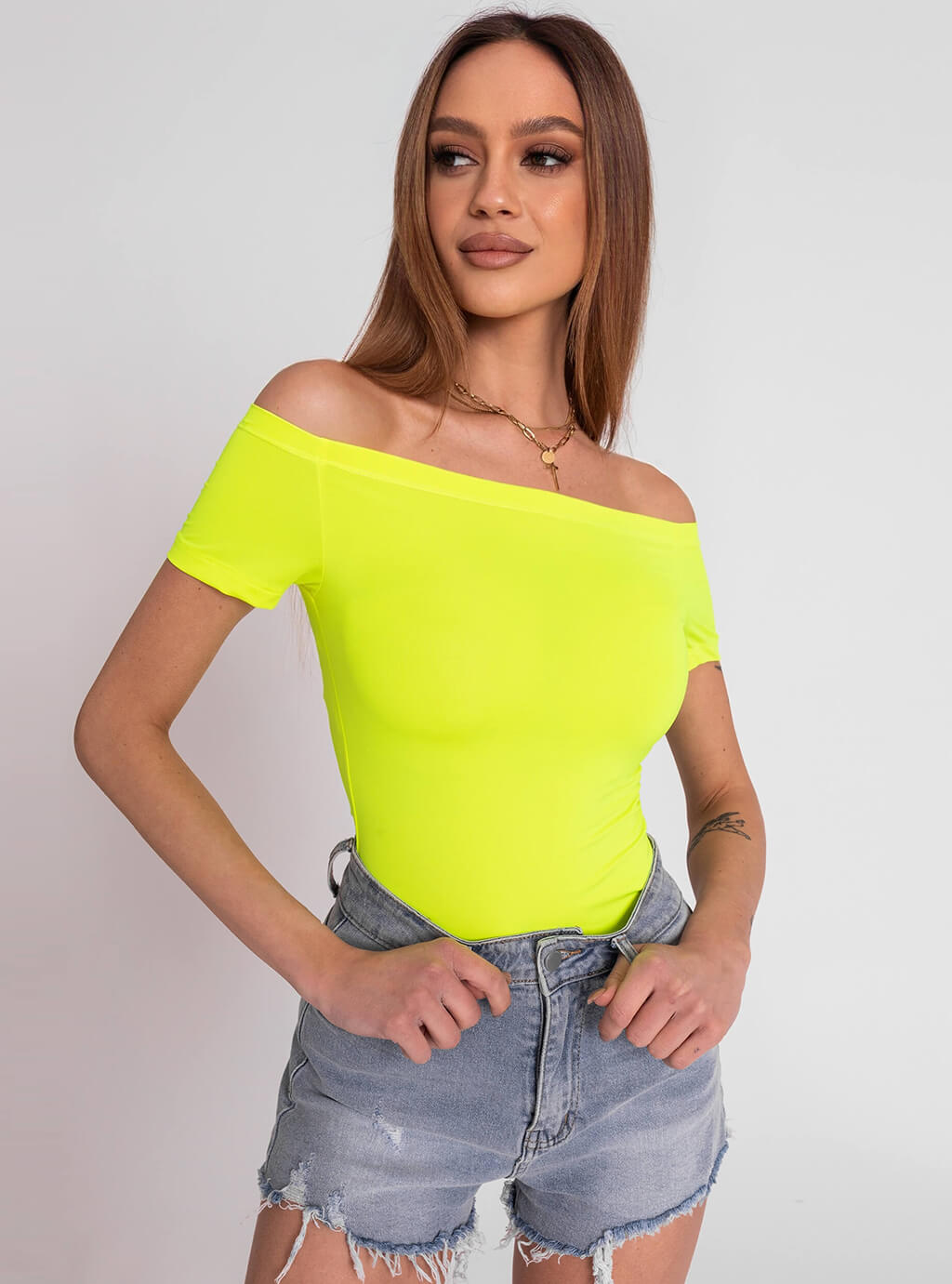 Leena- dopasowana bluzka z lycry z dekoltem typu hiszpanka- neon yellow 2