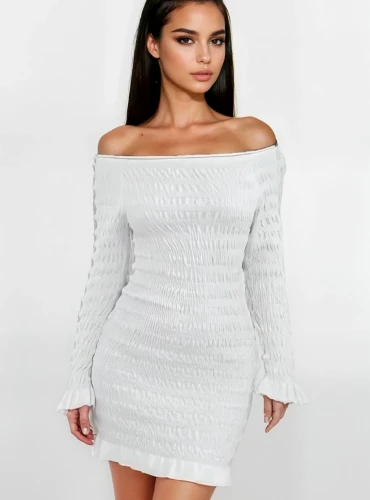 PERII - sukienka dzianinowa z marszczeniami - biała