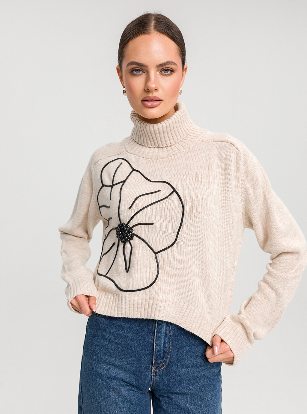 Sweter Fleur – Styl i Komfort w Kwiatowym Wydaniu 2