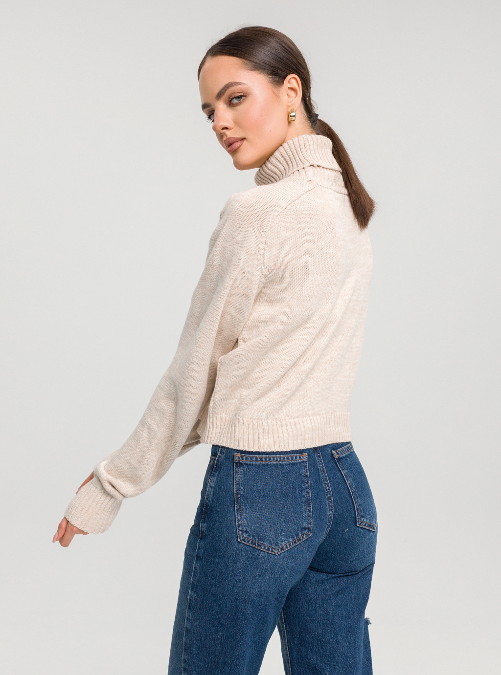 Sweter Fleur – Styl i Komfort w Kwiatowym Wydaniu 3