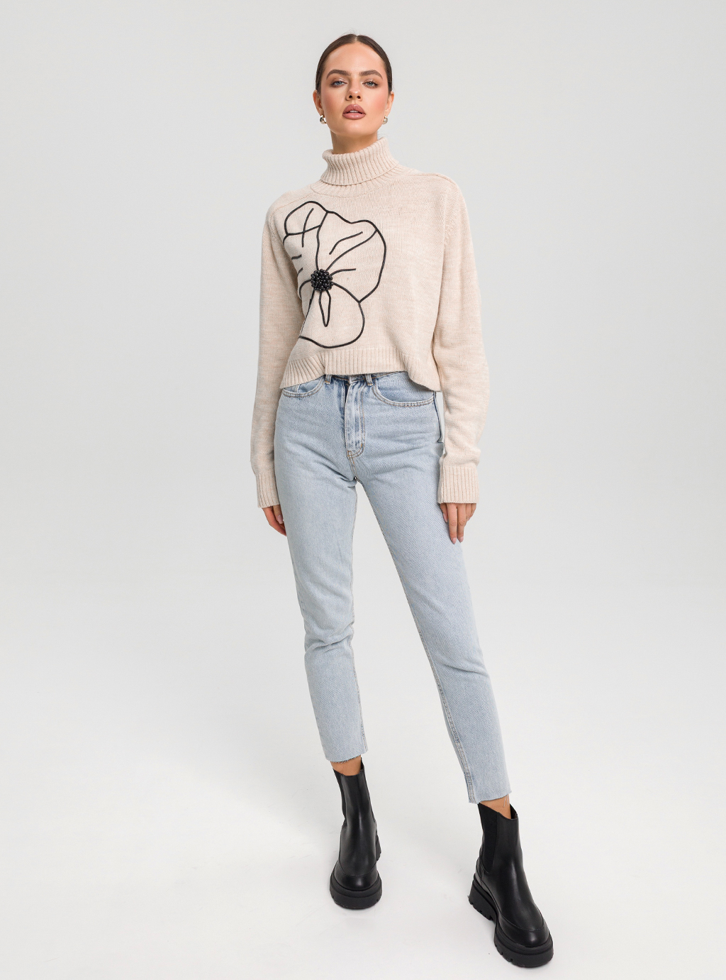 Sweter Fleur – Styl i Komfort w Kwiatowym Wydaniu 6