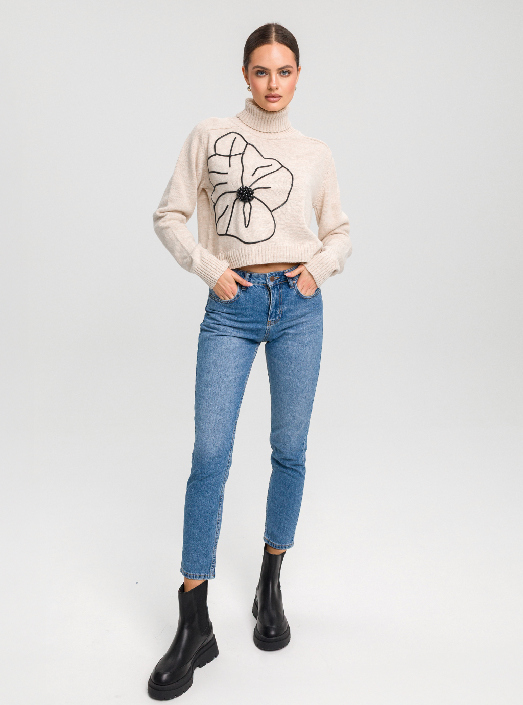 Sweter Fleur – Styl i Komfort w Kwiatowym Wydaniu 9