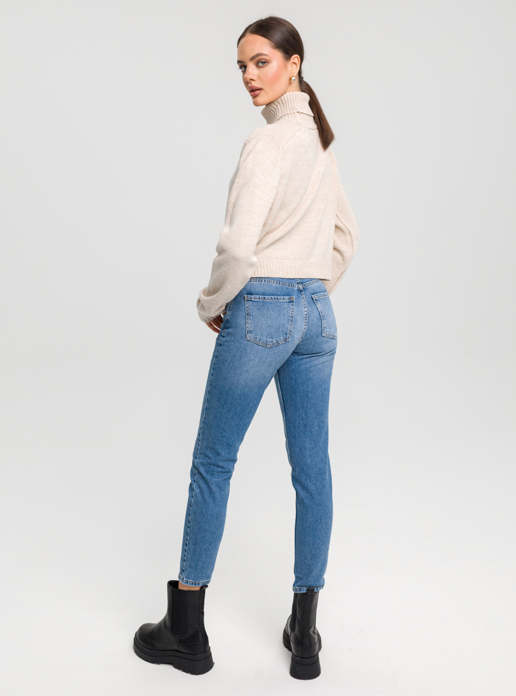 Sweter Fleur – Styl i Komfort w Kwiatowym Wydaniu 11