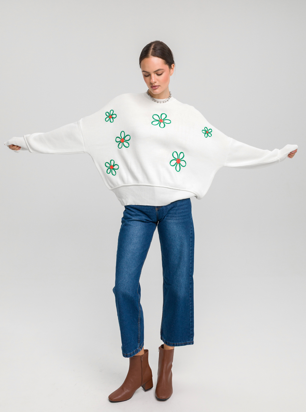 Sweter Daisy –  Kwiatowy Akcent w Twojej Szafie 5
