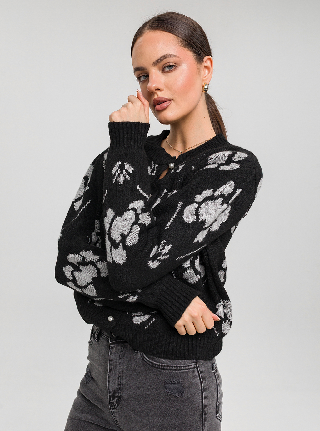 Sweter Bloom – czarny kardigan w kwiaty 4