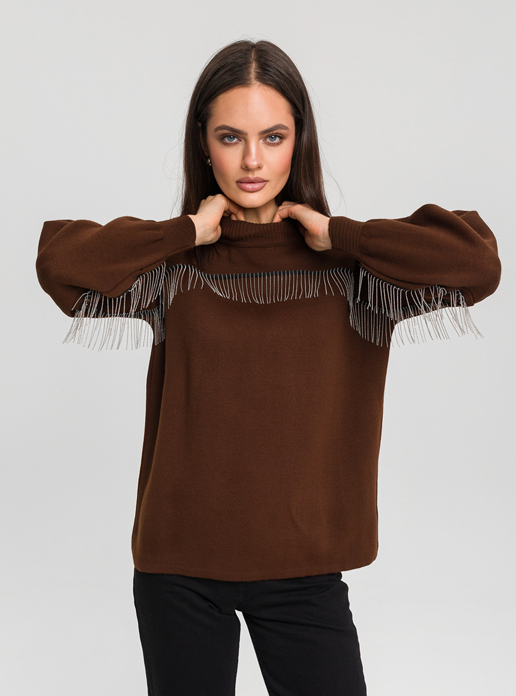 Sweter Dakota – brązowy sweter z ozdobnymi frędzlami 2