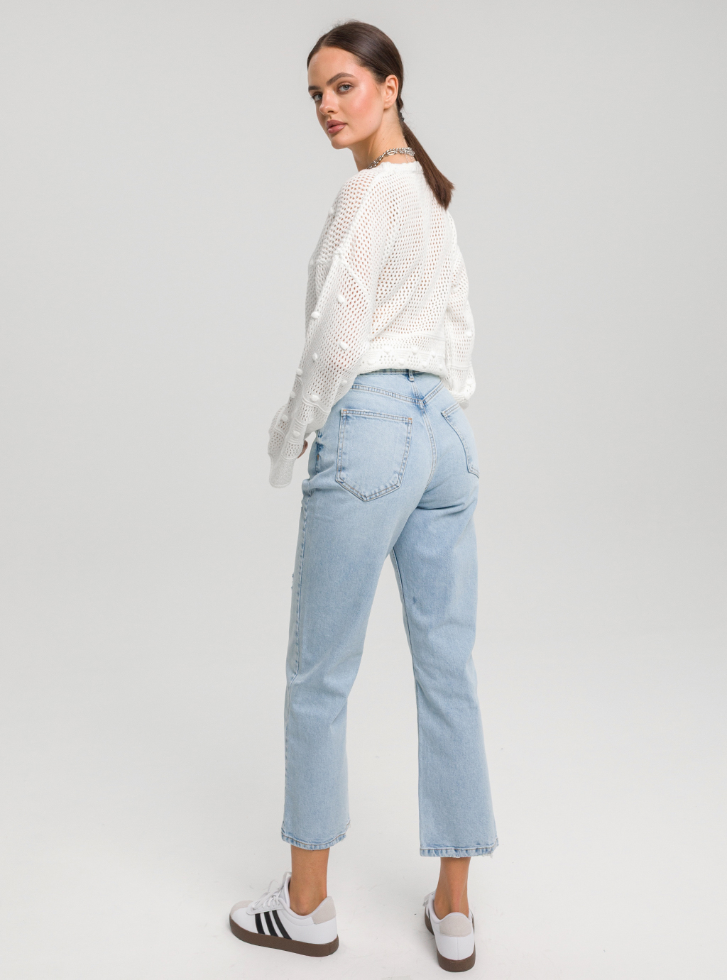 Sweter Ivy – ażurowy biały sweter o luźnym kroju 5