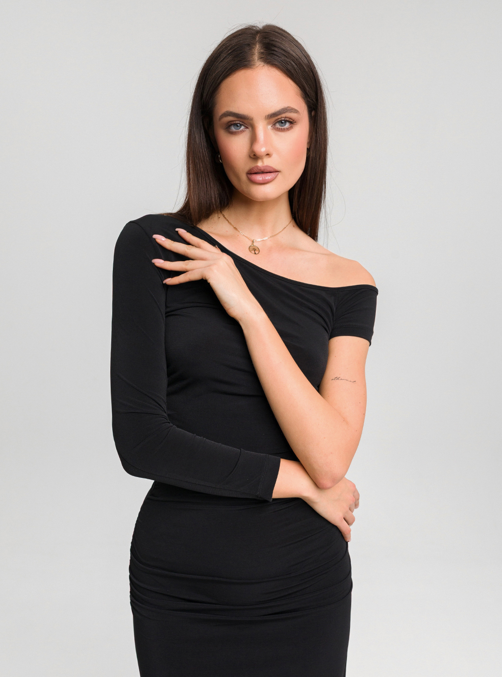 Komplet Alessia Black – Elegancja i Minimalizm 4