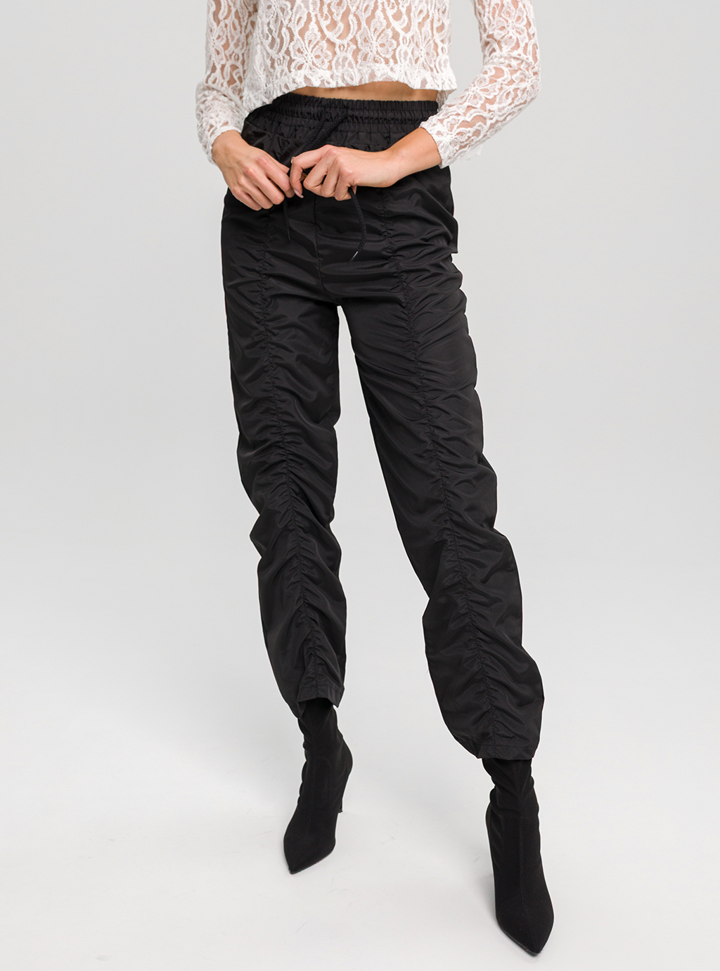 Spodnie „Activ Chic” – sportowa elegancja w miejskim wydaniu 4
