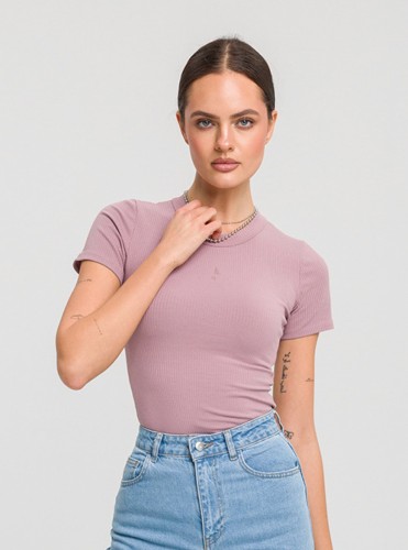 Dopasowana bluzka PEEL SHORT  z prążkowej dzianiny z krótkim rękawe  lawendowa