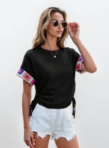 BOHO - bluzka z kolorowymi rękawkami i troczkami - czarna 