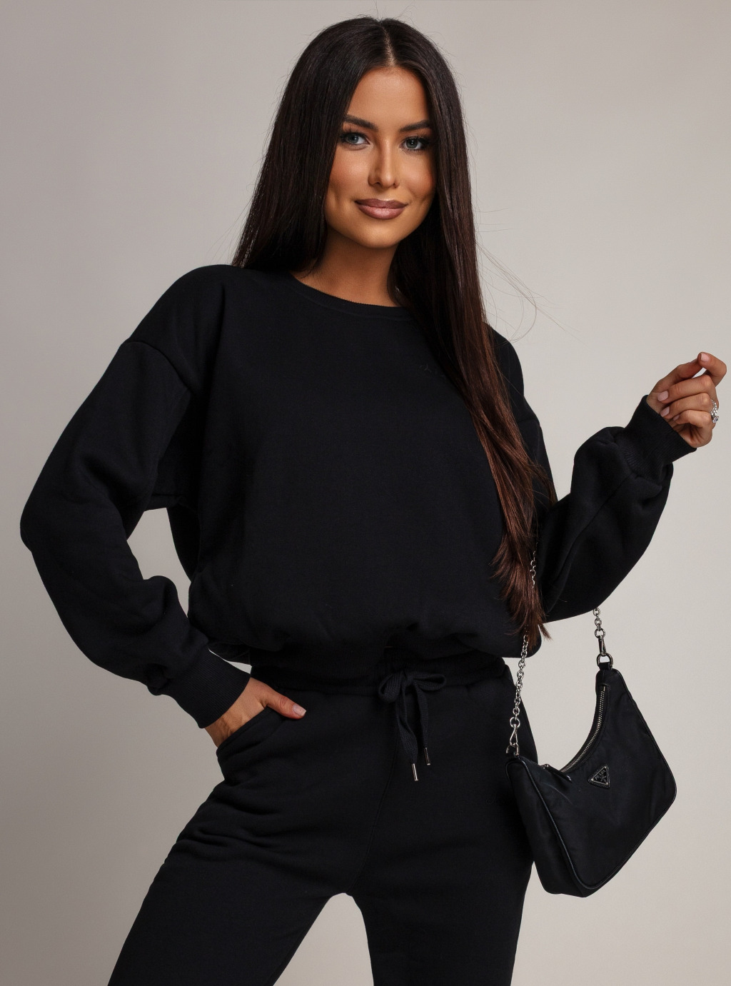 Spodnie dresowe Lea ze ściągaczem kolor czarny + Bluza Classic z kieszeniami bez kaptura kolor Czarny1.jpg