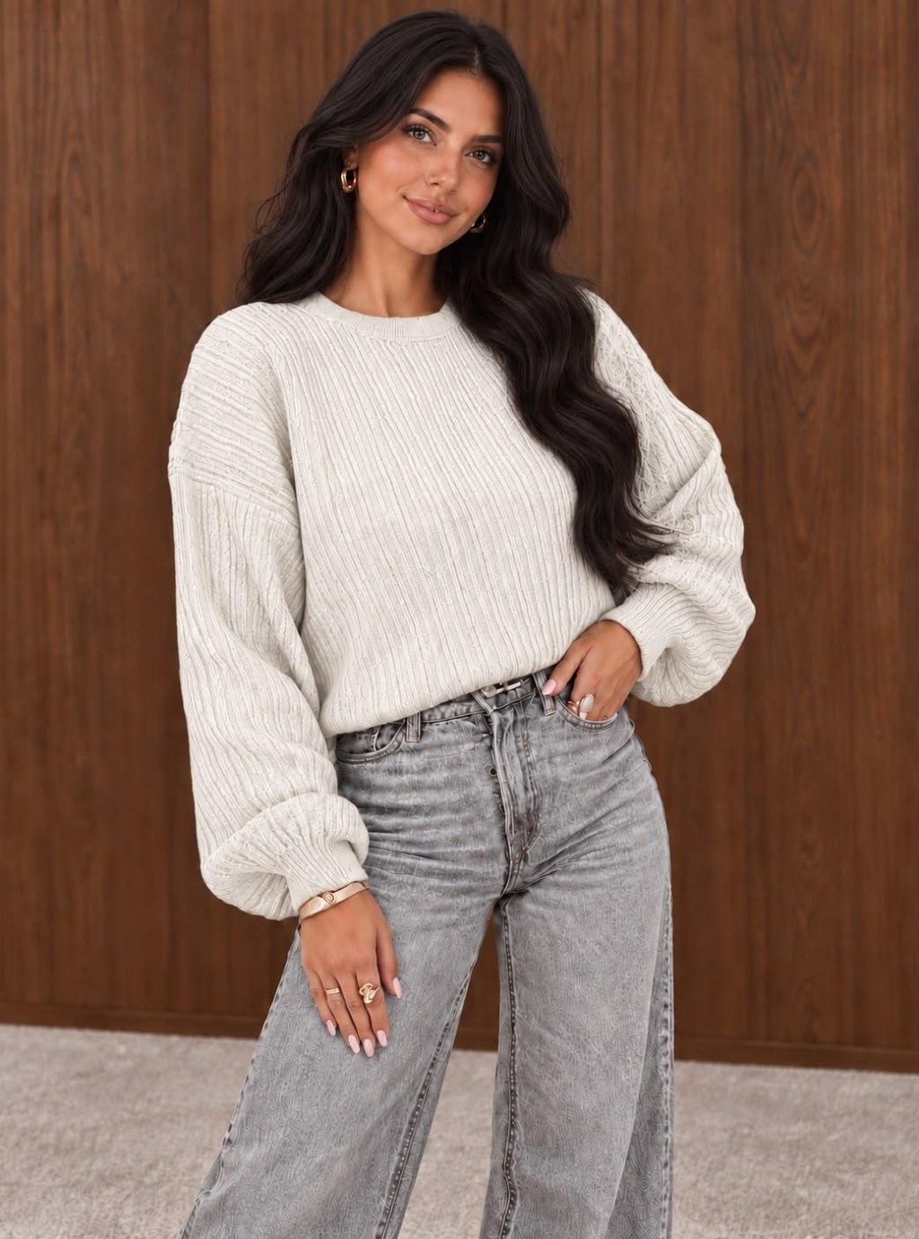 Comfy - sweter damski oversize z prążkowanej dzianiny z długim rękawem - biały