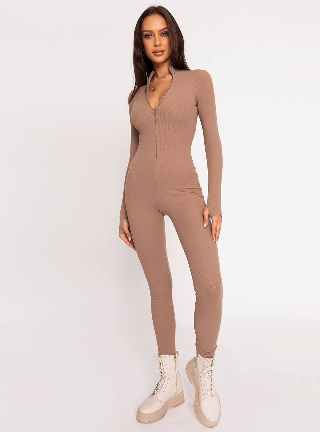  Amira- dopasowany kombinezon z dzianiny w prążek- mocca  6