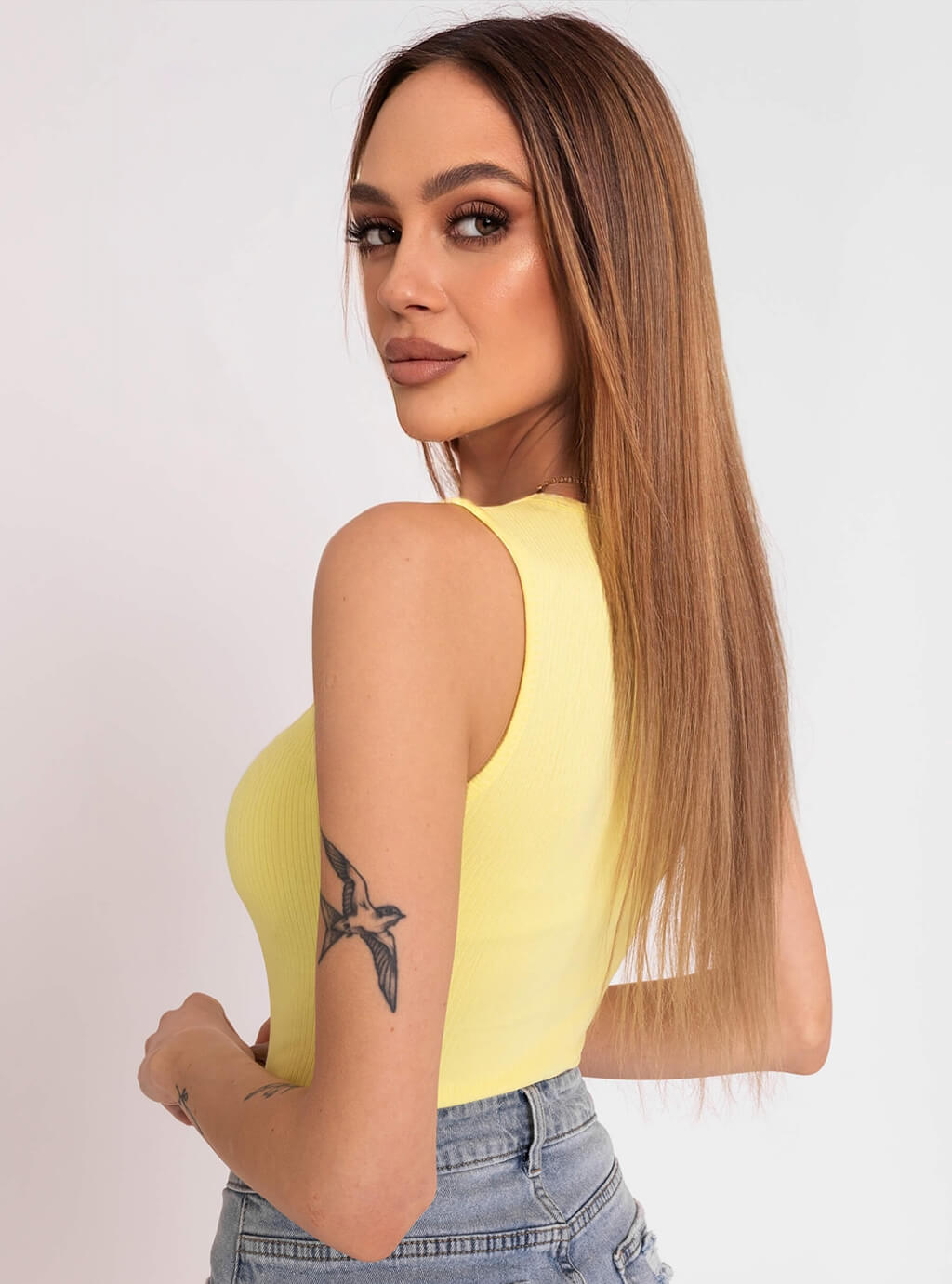 Hera- dopasowana bluzka z prążkowanej dzianiny na grubych ramiączkach i z okrągłym dekoltem- żółta 13