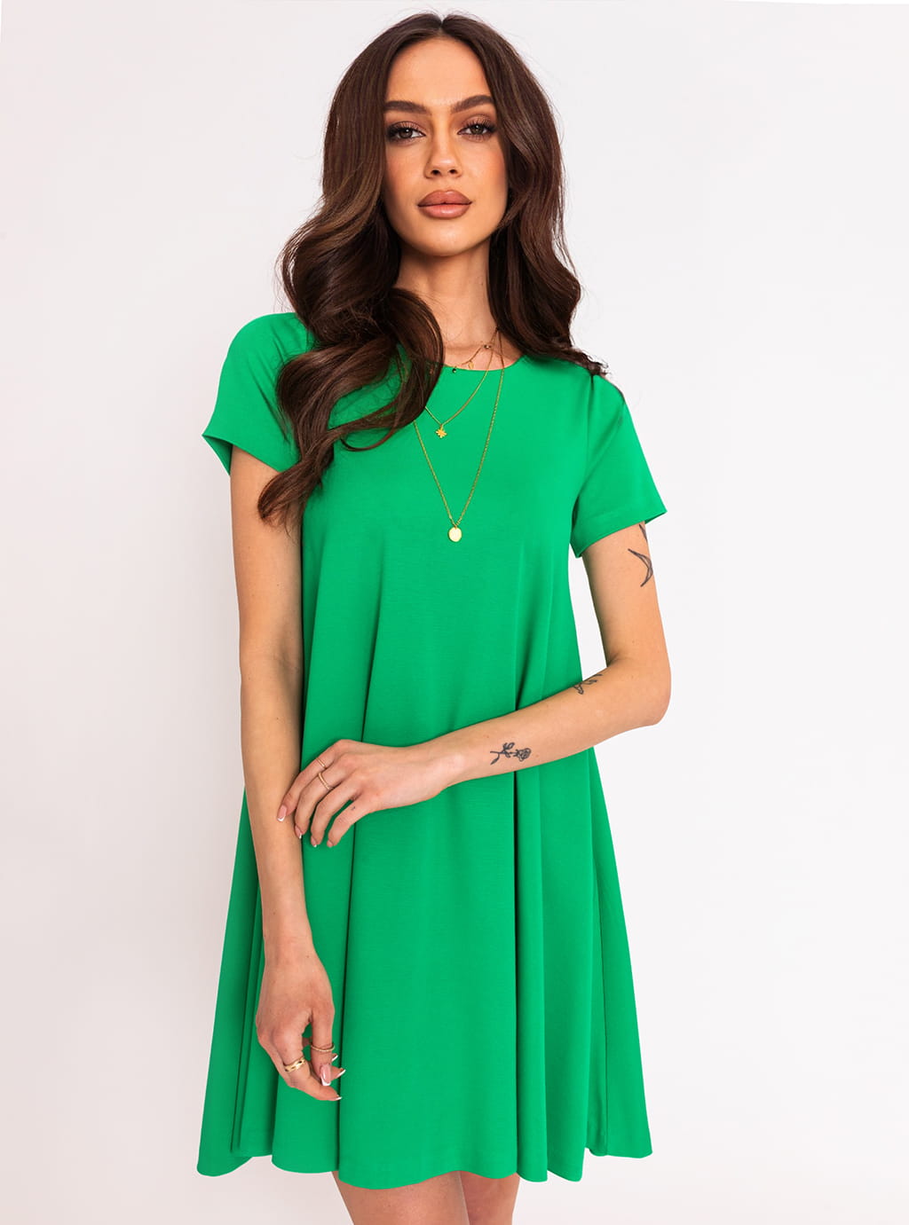 Crystal- dzianinowa sukienka o luźnym kroju z krótkim rękawem- zielona