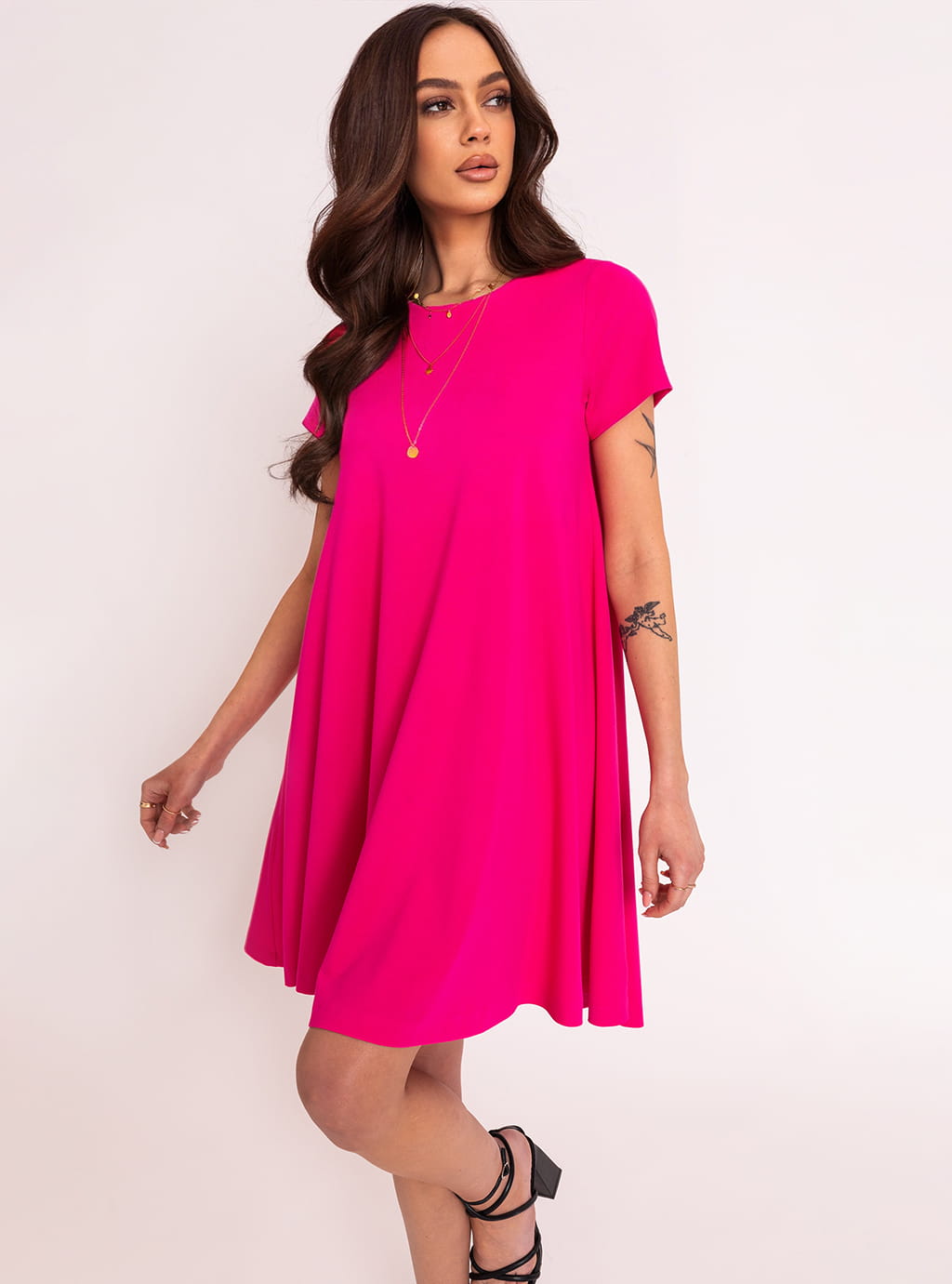 Crystal- dzianinowa sukienka o luźnym kroju z krótkim rękawem- róż 2