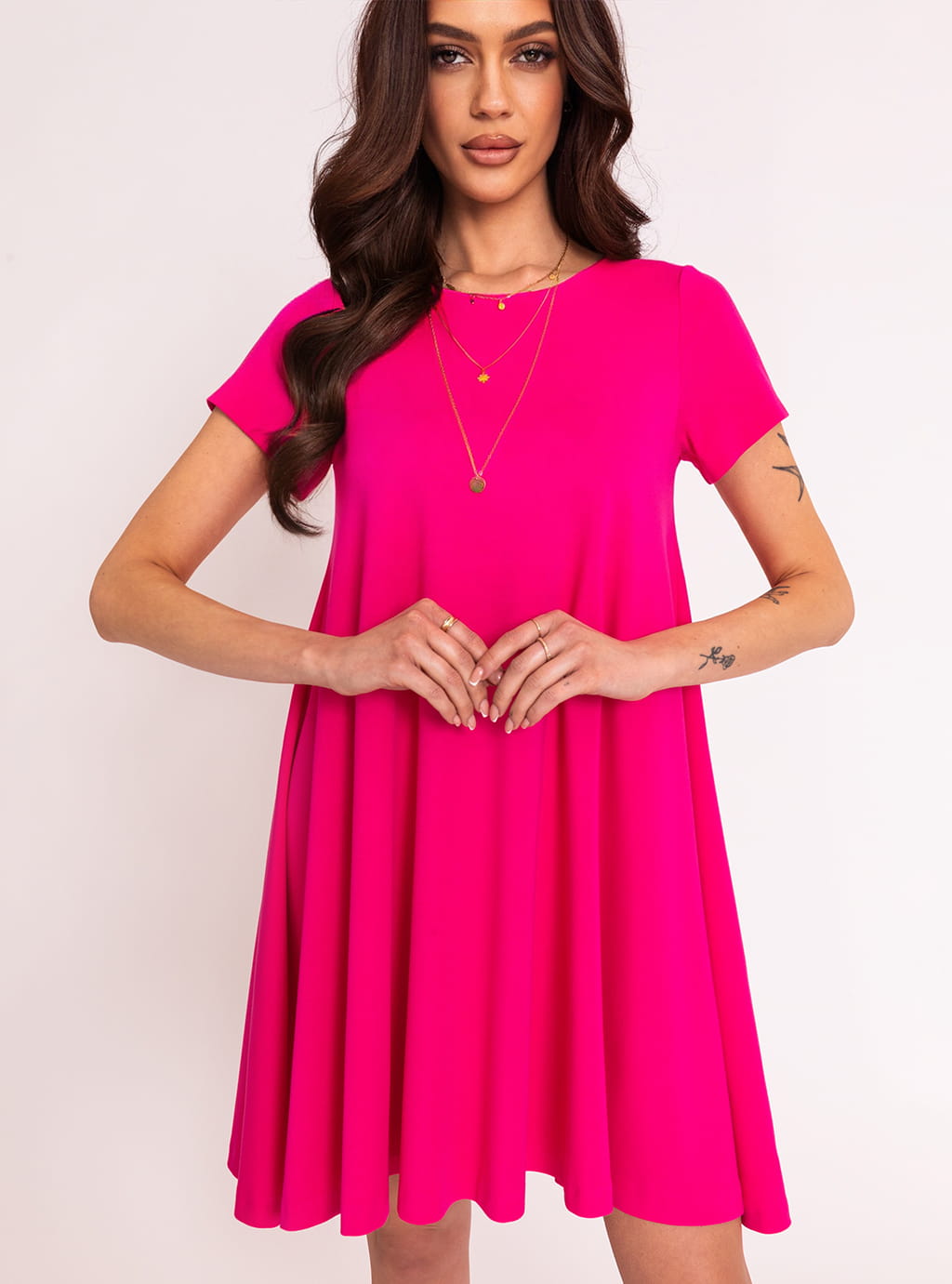 Crystal- dzianinowa sukienka o luźnym kroju z krótkim rękawem- róż 5