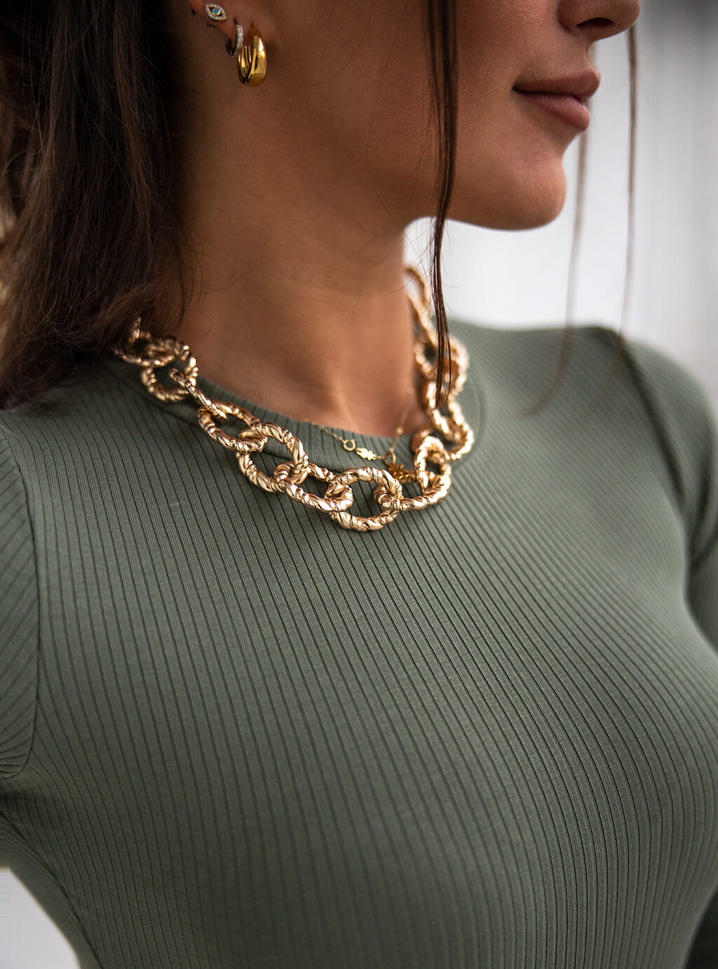 Basic - dopasowana sukienka z prążkowanej dzianiny z długim rękawem przed kolano - khaki 16