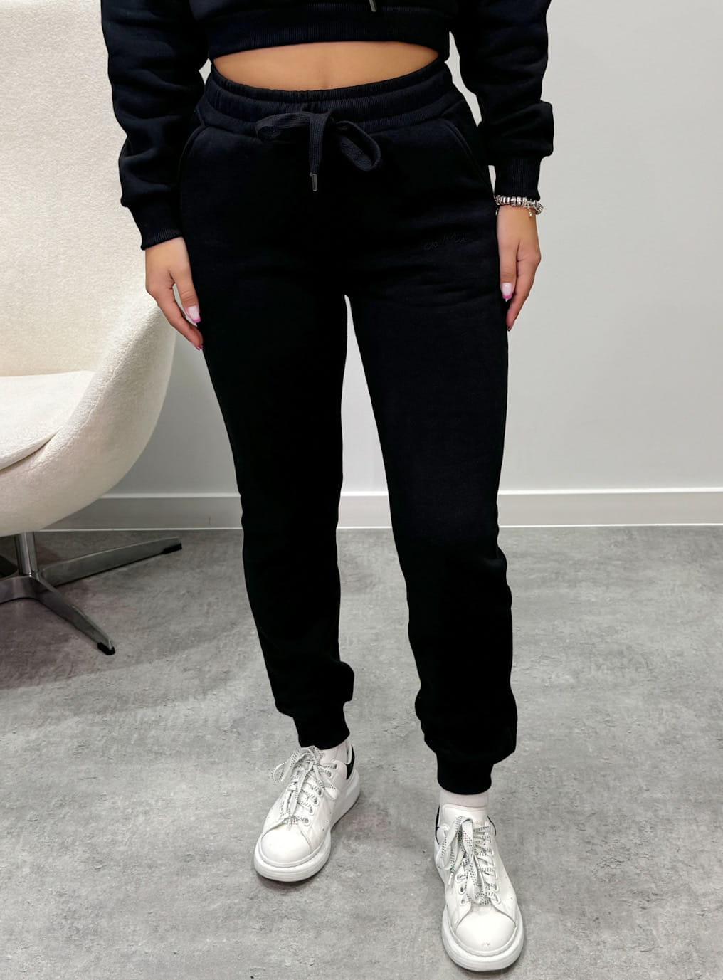 Spodnie dresowe Lea ze ściągaczem kolor czarny 5