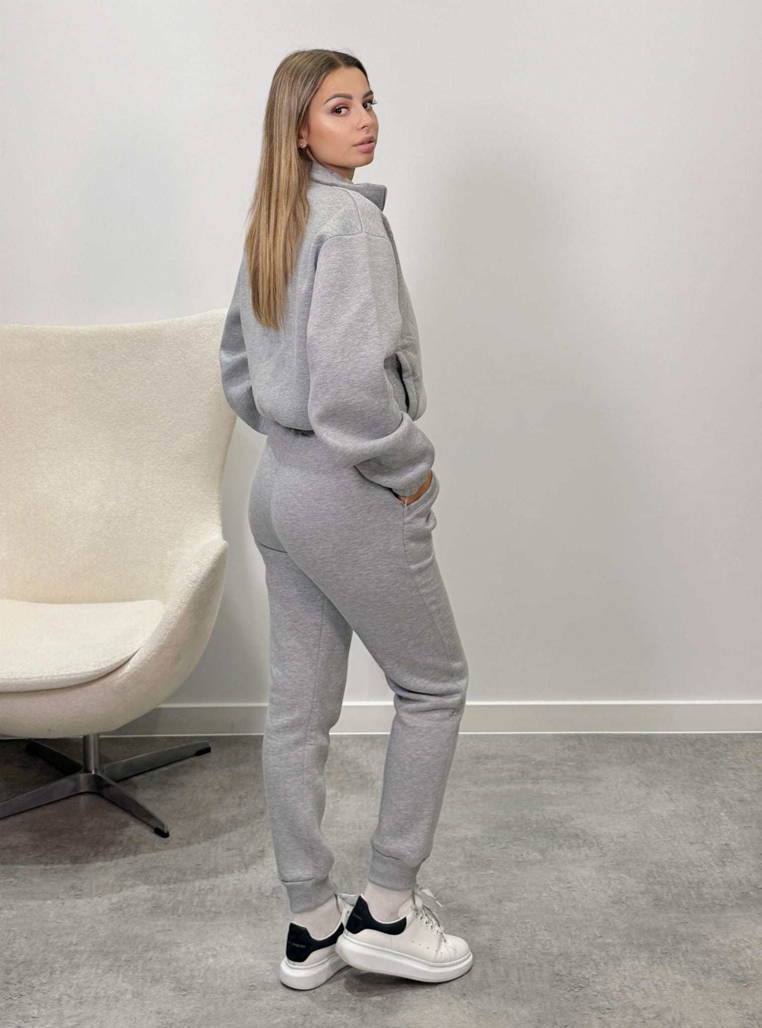 Spodnie dresowe Lea 2 ze ściągaczem i wyższym stanem kolor szary  9