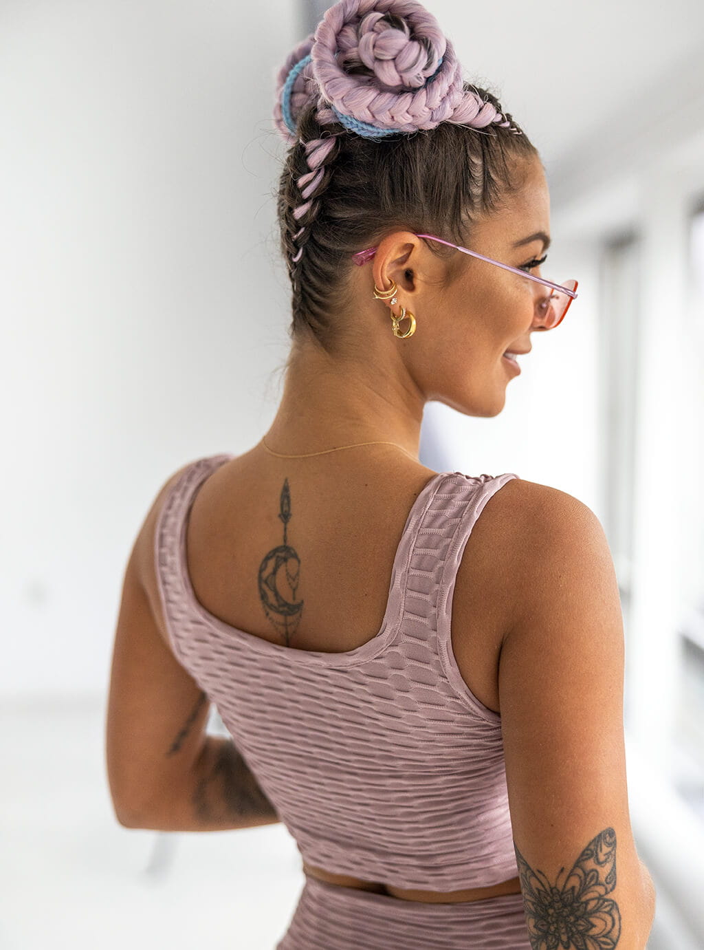 Rosanna- krótki top na grubych ramiączkach, z okrągłym dekoltem- lila 12