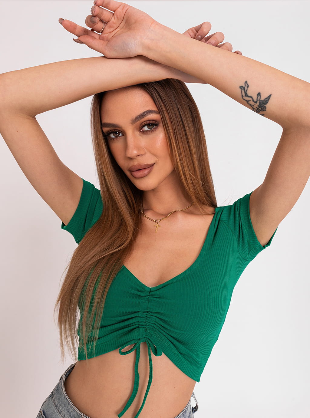 Delika- krótki top ze ściągaczem i dekoltem w literę V- zielony 9