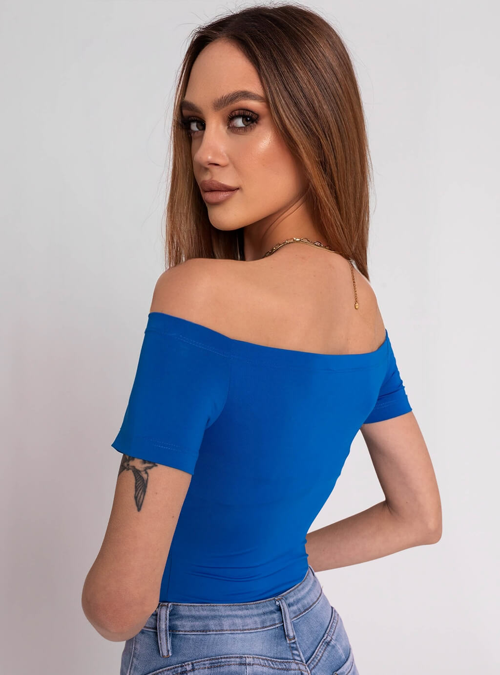 Leena- dopasowana bluzka z lycry z dekoltem typu hiszpanka- niebieska 7