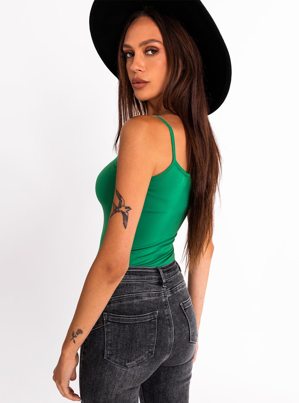 Medea- bluzka z lycry na ramiączkach z okrągłym dekoltem- zielona 7