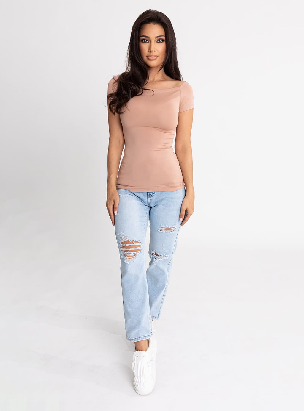 Leena- dopasowana bluzka z lycry z dekoltem typu hiszpanka- beż 16