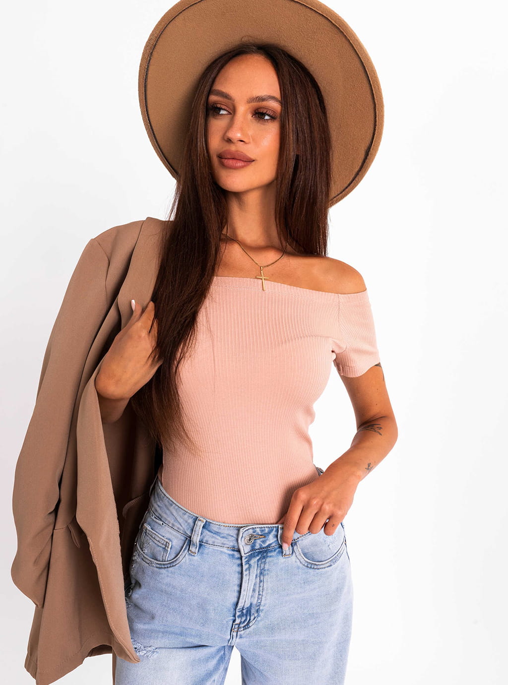 Lovita- dopasowana bluzka typu hiszpanka z prążkowanej dzianiny- beż 8