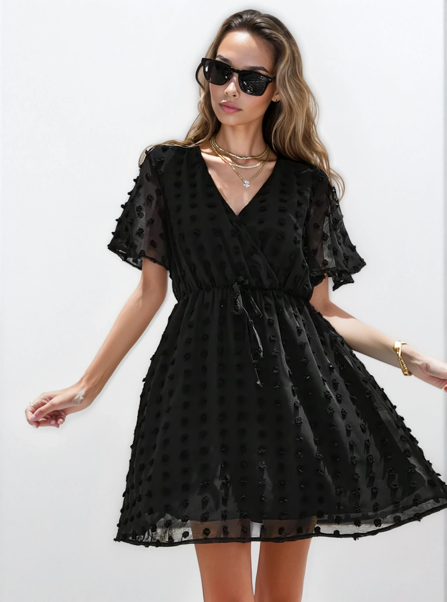 JOSH - elegancka sukienka z dekoltem w serek - czarna 3