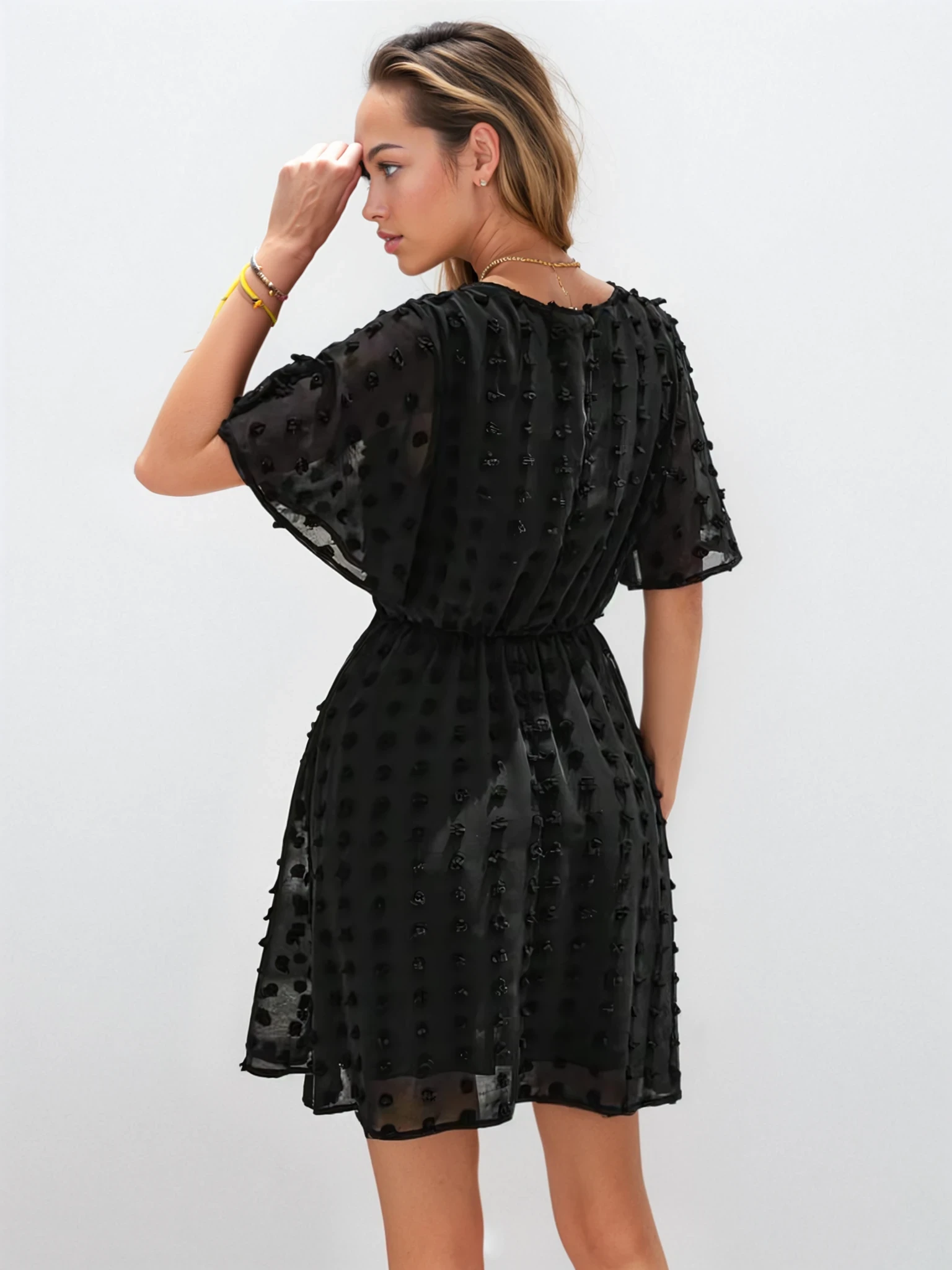 JOSH - elegancka sukienka z dekoltem w serek - czarna 4