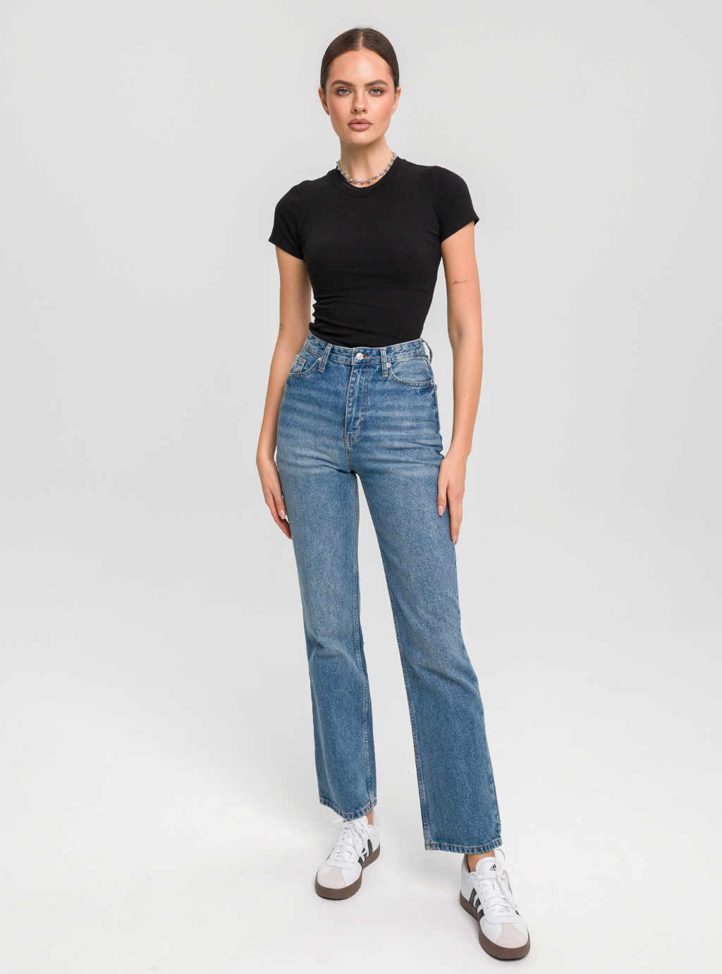 Dopasowana bluzka PEEL SHORT  z prążkowej dzianiny z krótkim rękawem czarna 4