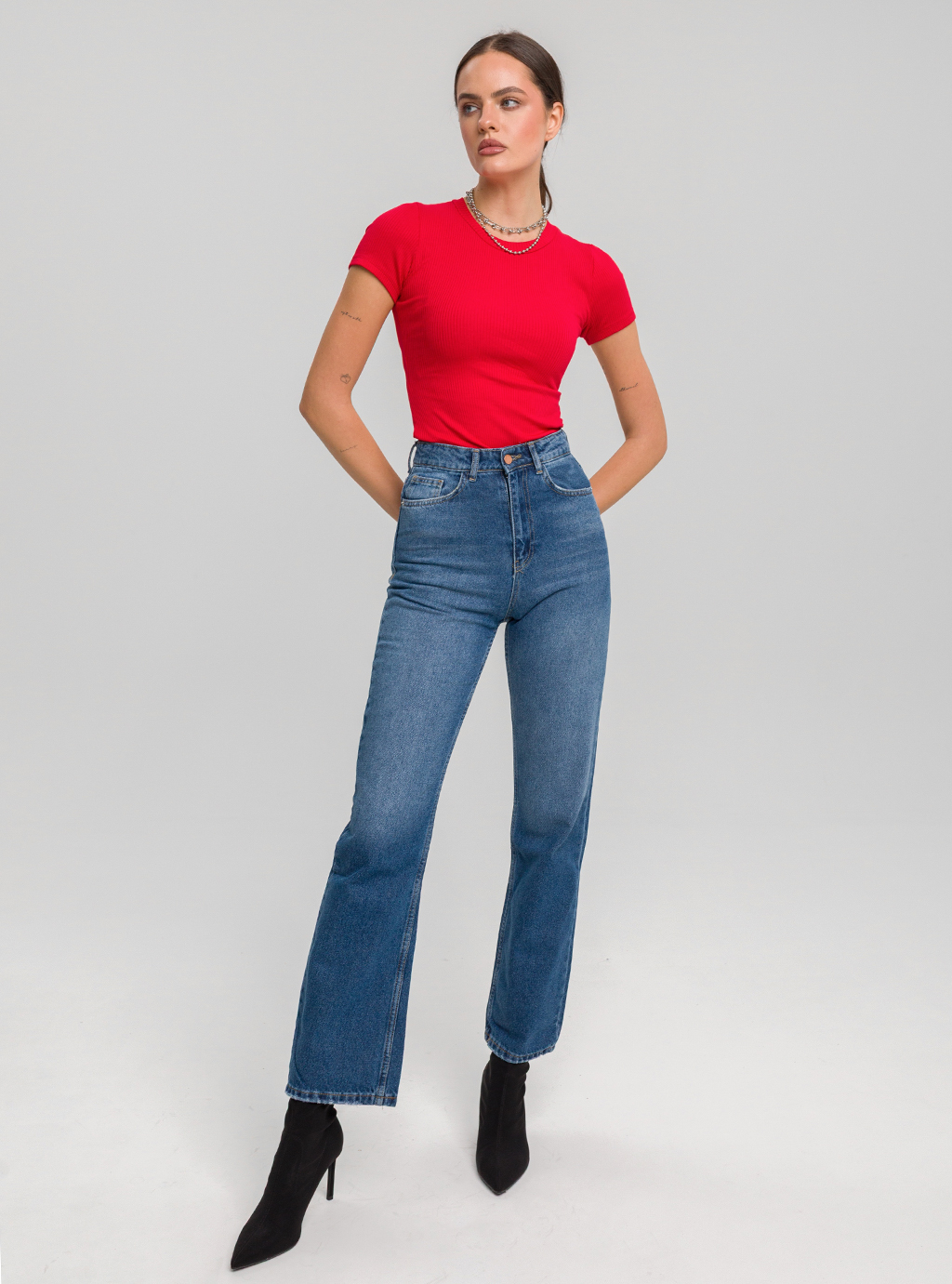 Dopasowana bluzka PEEL SHORT  z prążkowej dzianiny z krótkim rękawem czerwona 4