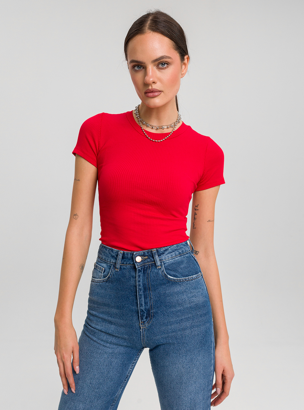Dopasowana bluzka PEEL SHORT  z prążkowej dzianiny z krótkim rękawem czerwona 2