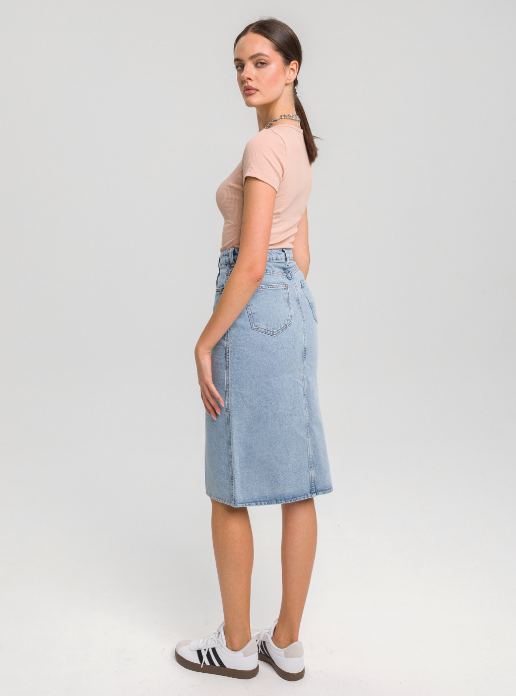 Dopasowana bluzka MOOD SHORT  z prążkowej dzianiny z krótkim rękawem beżowa 7