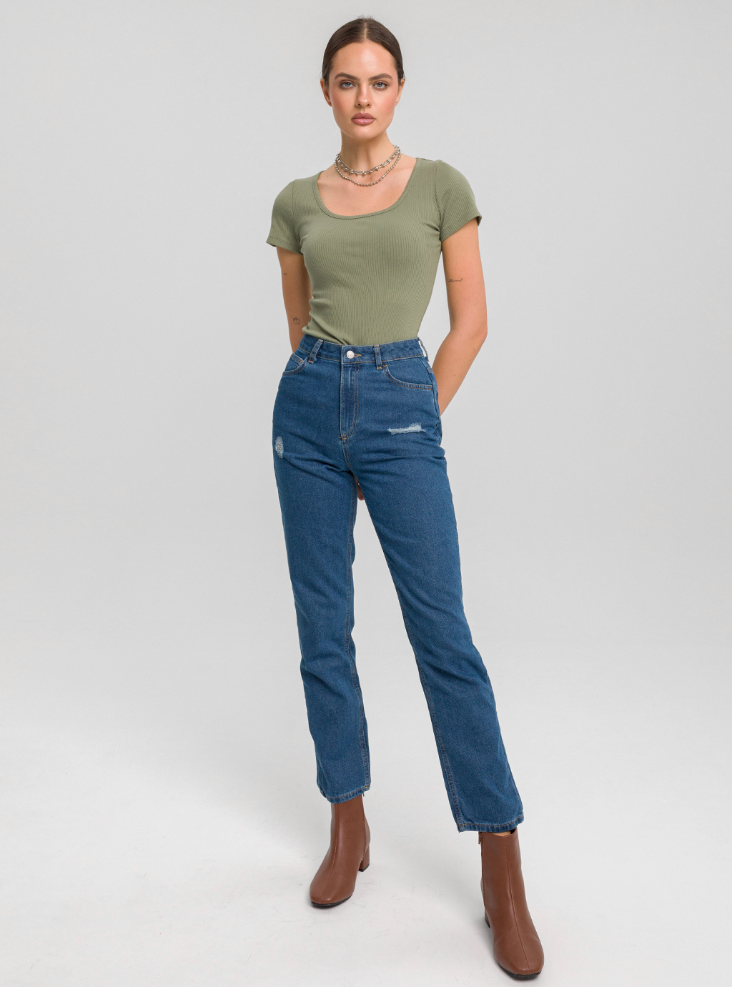 Dopasowana bluzka MOOD SHORT  z prążkowej dzianiny z krótkim rękawem khaki 4