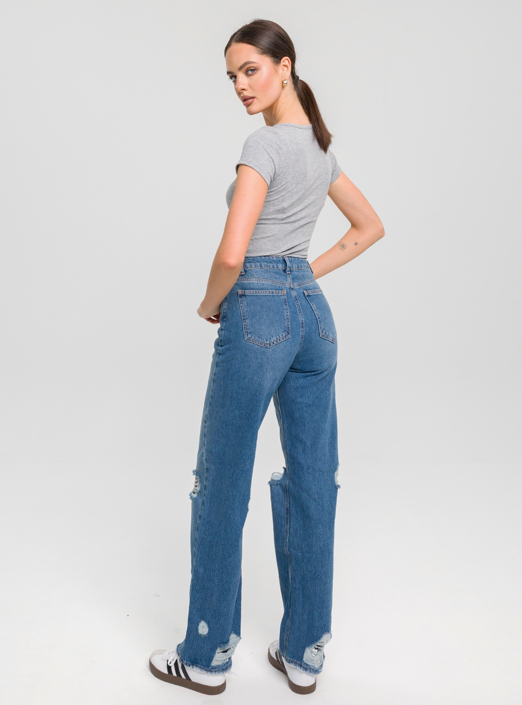 Dopasowana bluzka MOOD SHORT  z prążkowej dzianiny z krótkim rękawem szara 6