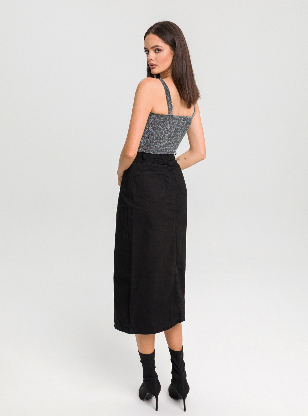 Spódnica „9469” – kopertowy krój z rozcięciem czarna 4