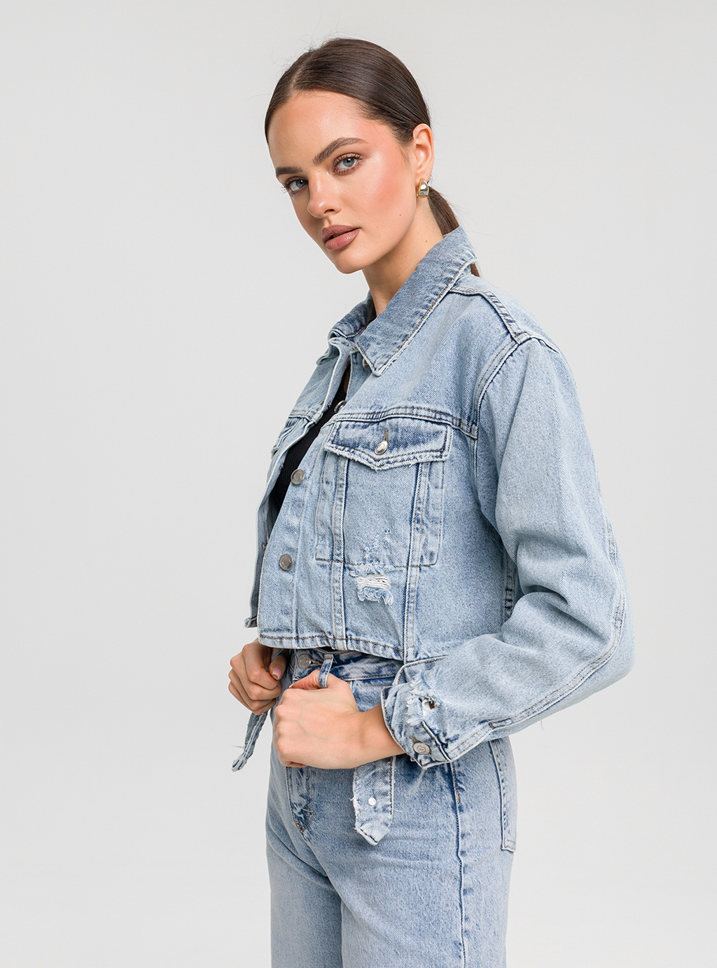 Kurtka Lace – krótka jeansowa klasyka w nowoczesnym wydaniu